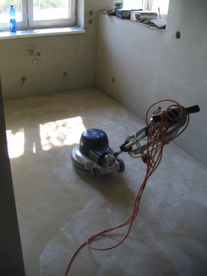 RD Syrovice-lité potěry a zbroušení (4)